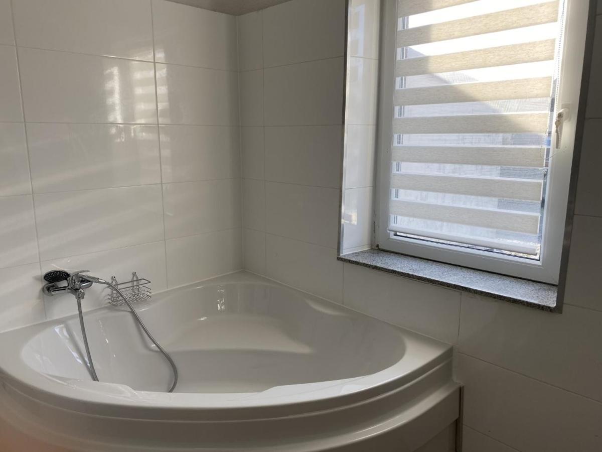 Schoene Ferienwohnung Naehe Stadtmitte Von Wilhelmshaven Bagian luar foto